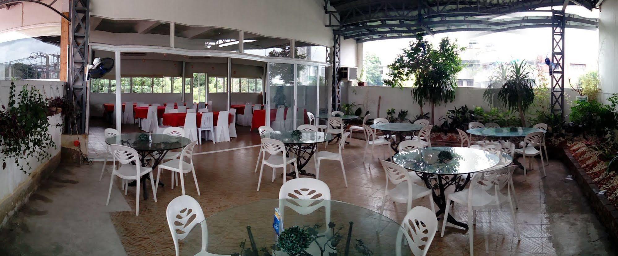 The Center Suites Cebu Luaran gambar